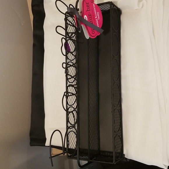 Accessories - Picture 2 of 9